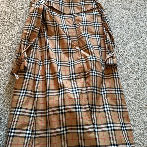 Burberry Beige Checkered Coat with Black and Red Accents NO BELT - Picture 5 of 6